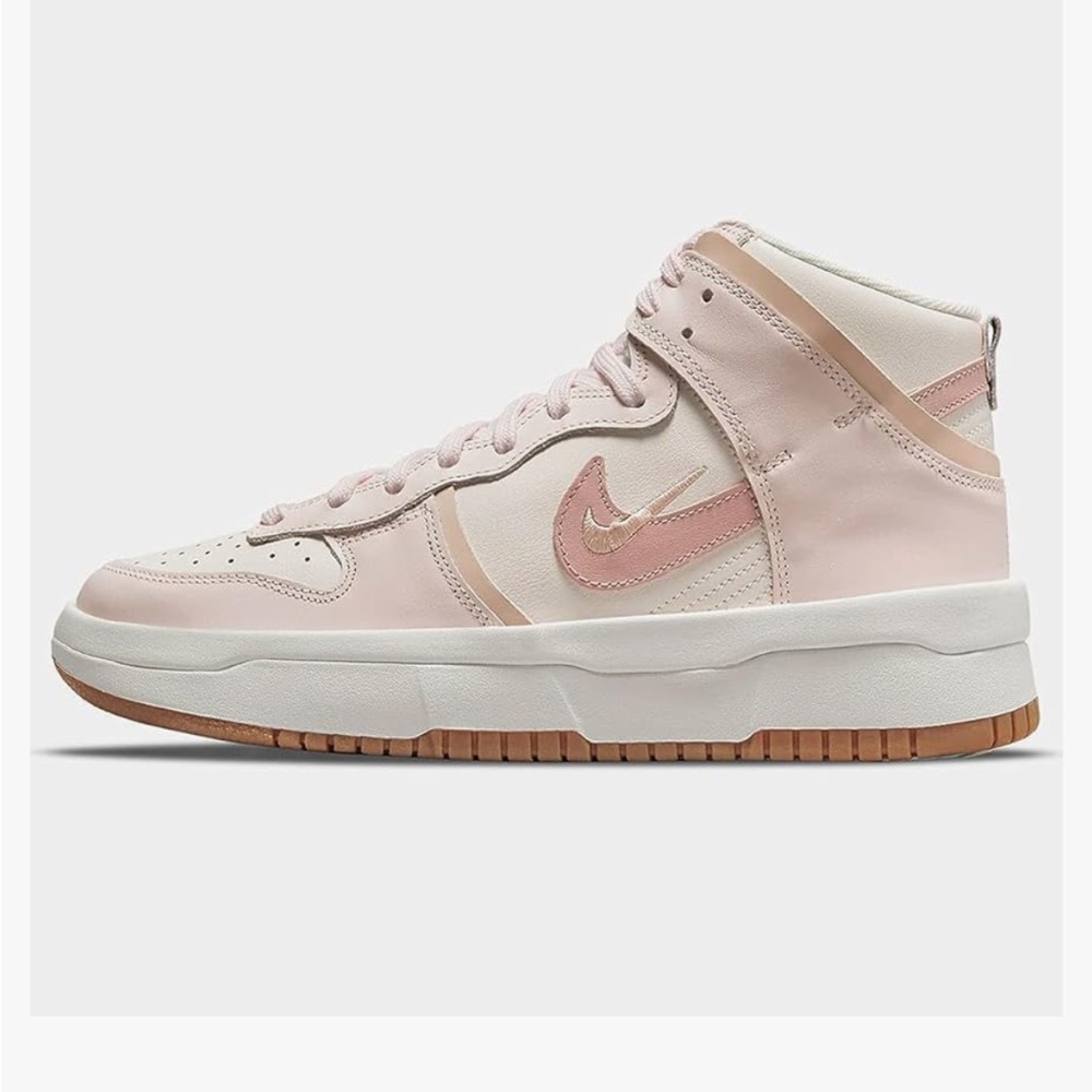 Nike Dunk 
NIKE WOMENS DUNK HIGH